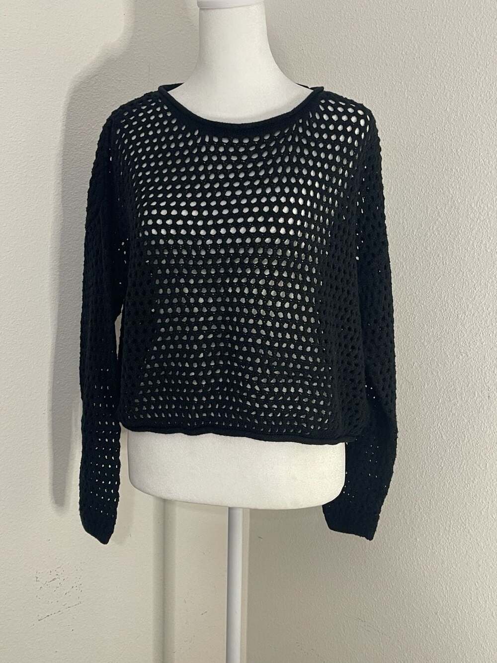 Major Label Group Black Open-Knit Long Sleeve Crew Neck Sweater Med